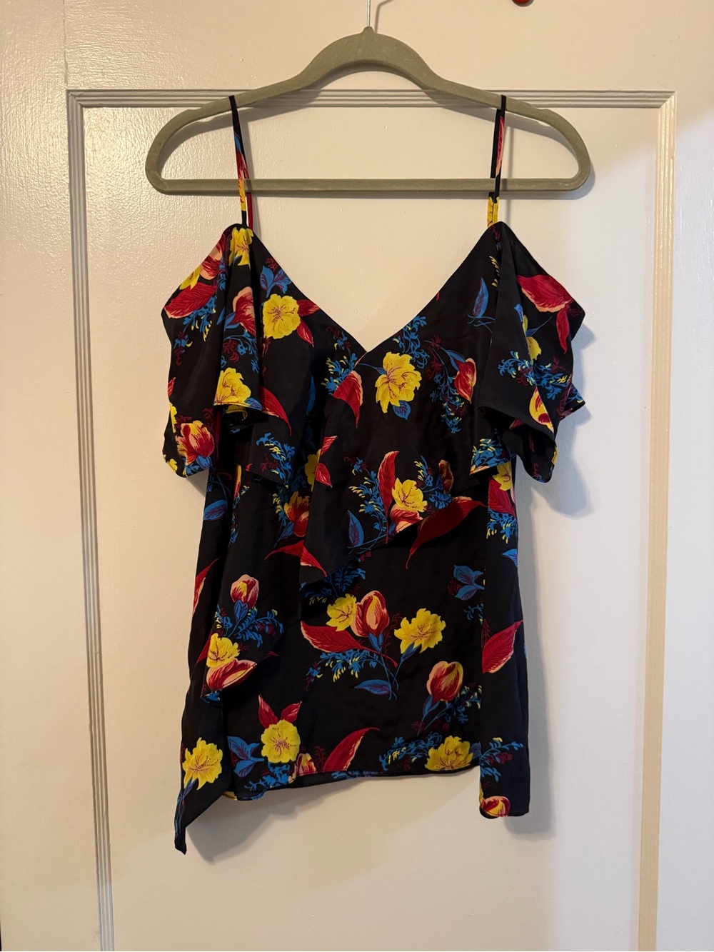 100% Silk Diane Von Furstenberg Off the Shoulder Ruffles Floral Top